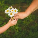 5 Acts of Kindness That Benefit Our Well-Being